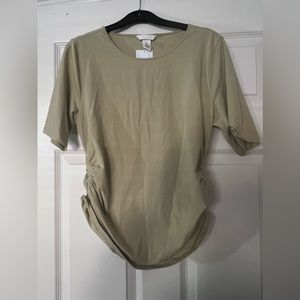 New with tags H&M short sleeve top size Large